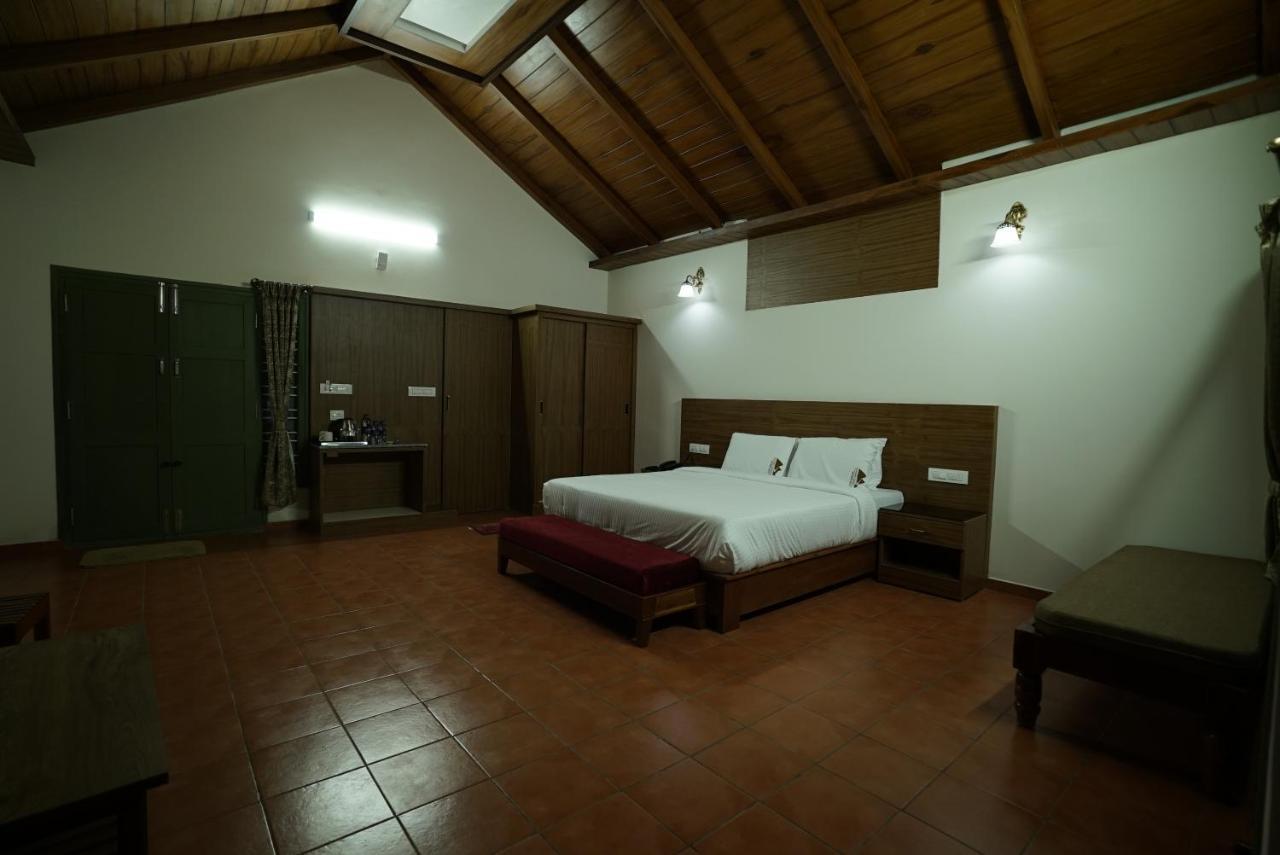 Hotel Coorggavadana Madikeri Esterno foto