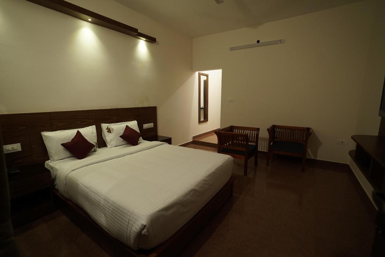 Hotel Coorggavadana Madikeri Esterno foto