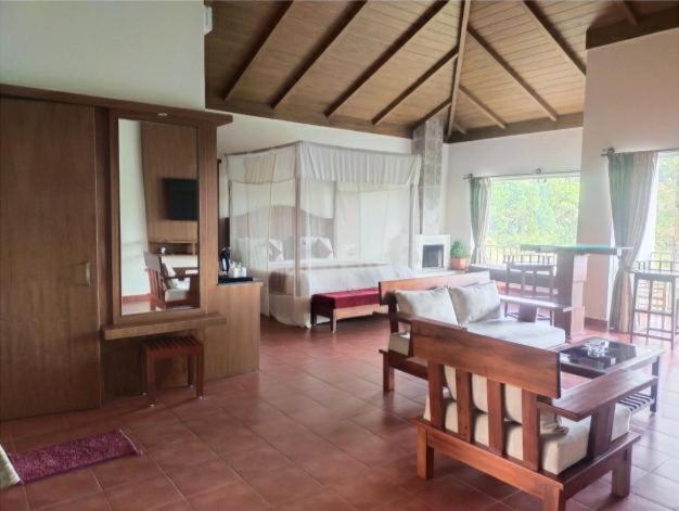 Hotel Coorggavadana Madikeri Esterno foto