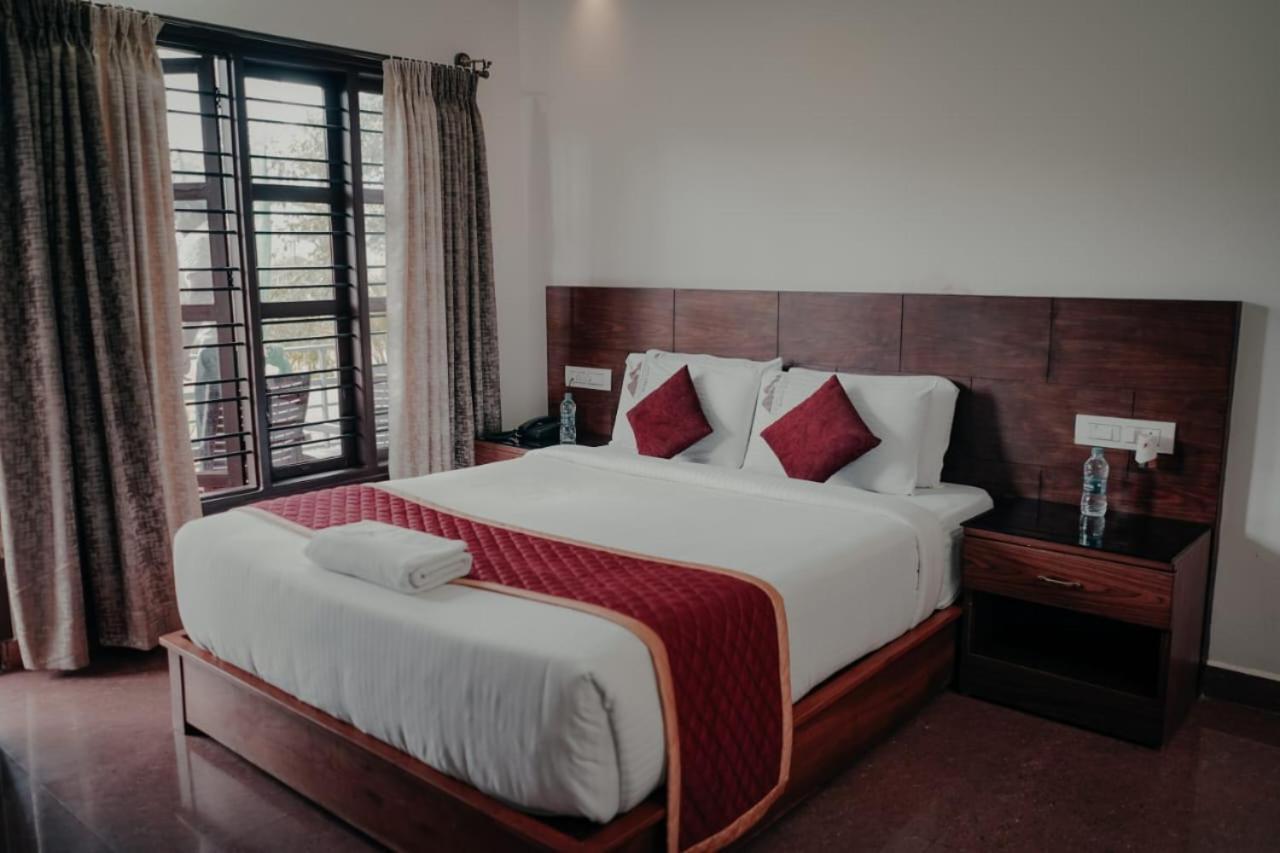 Hotel Coorggavadana Madikeri Esterno foto