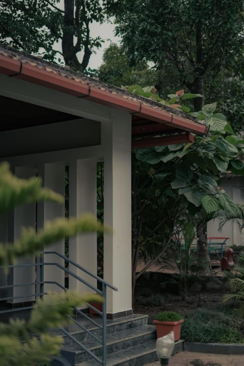 Hotel Coorggavadana Madikeri Esterno foto